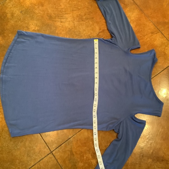 Dusty blue cold shoulder knit top. 3/4 sleeves. NWOT - Picture 3 of 4